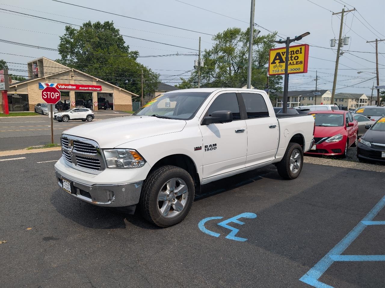 RAM 1500 SLT Crew Cab SWB 4WD 2016