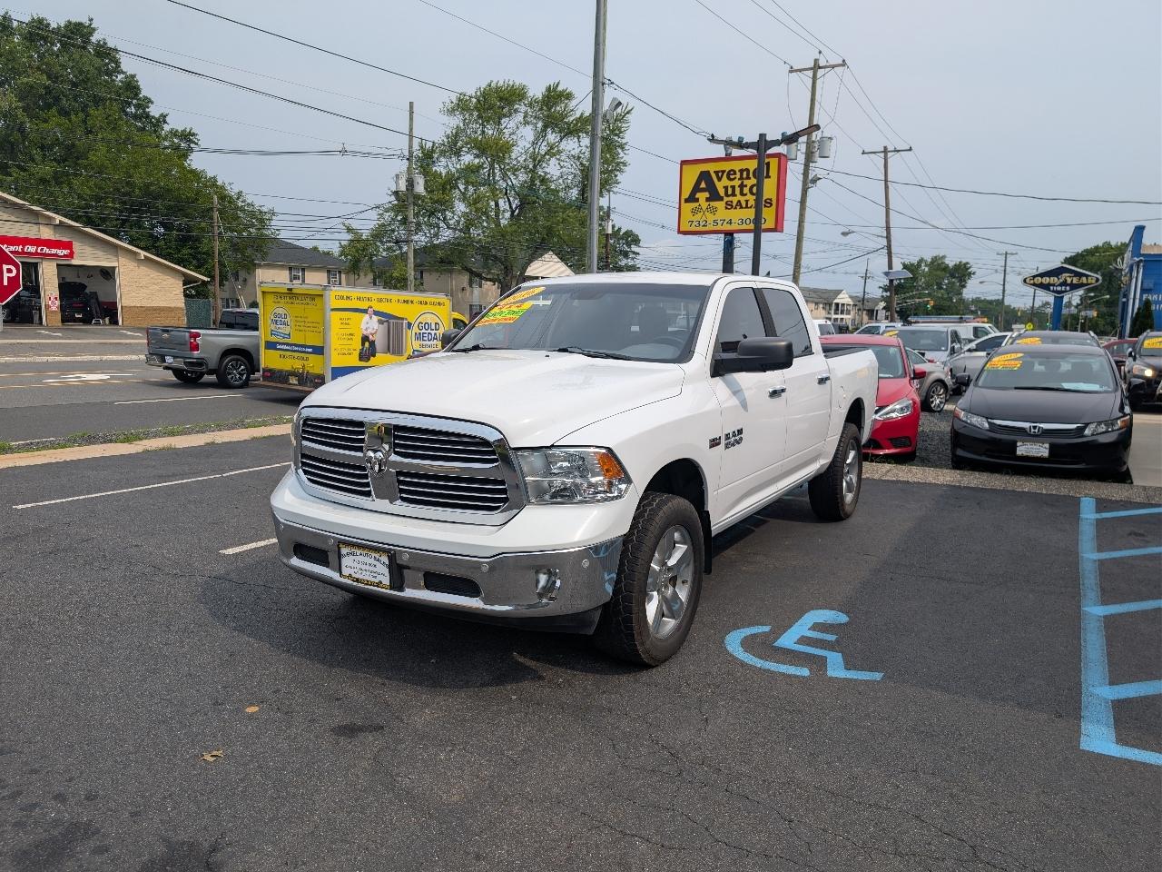 RAM 1500 SLT Crew Cab SWB 4WD 2016