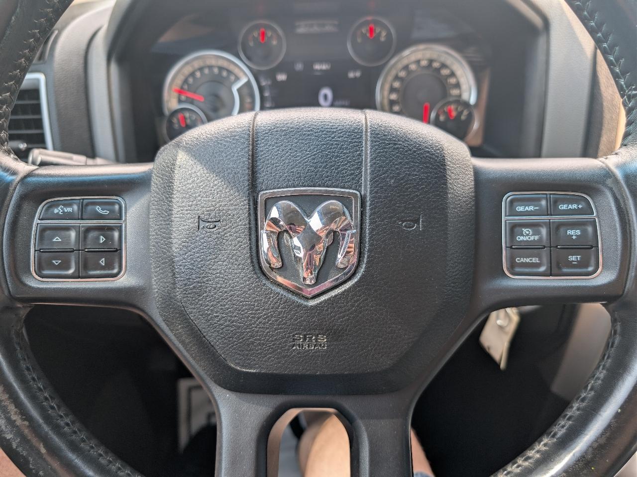 RAM 1500 SLT Crew Cab SWB 4WD 2016