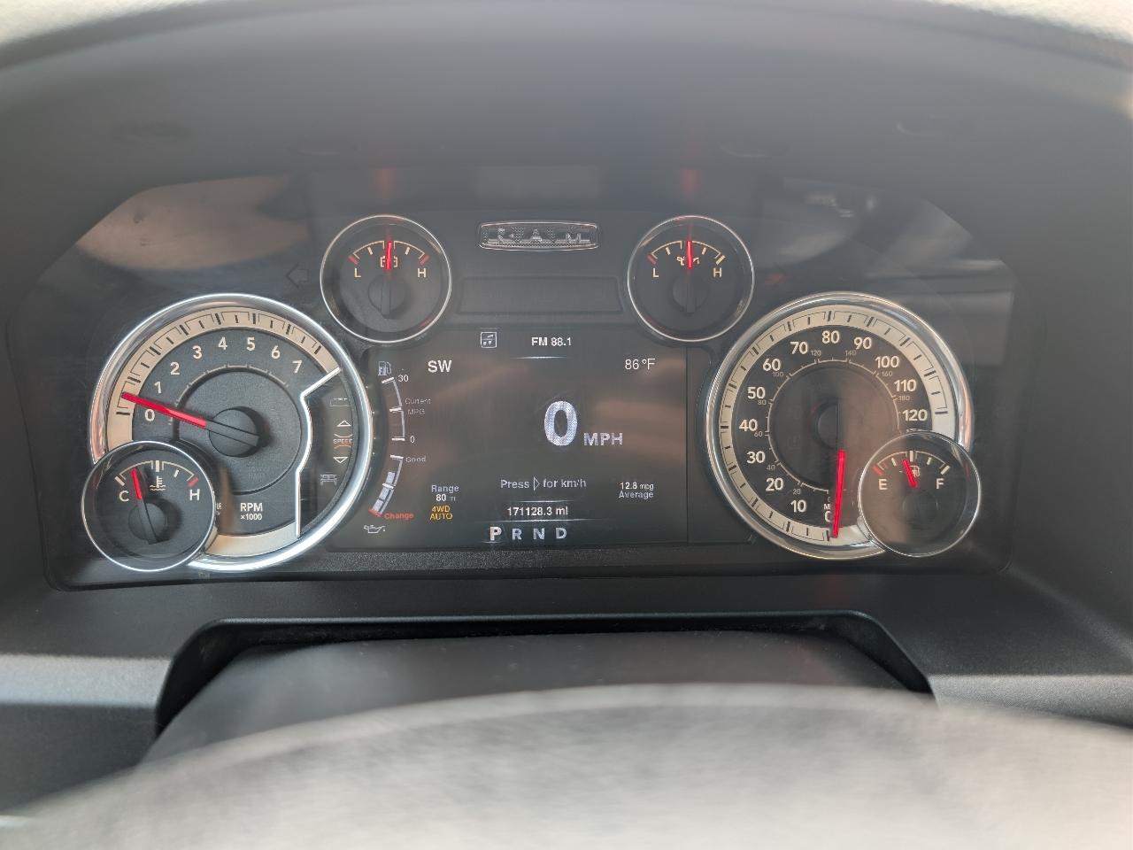 RAM 1500 SLT Crew Cab SWB 4WD 2016
