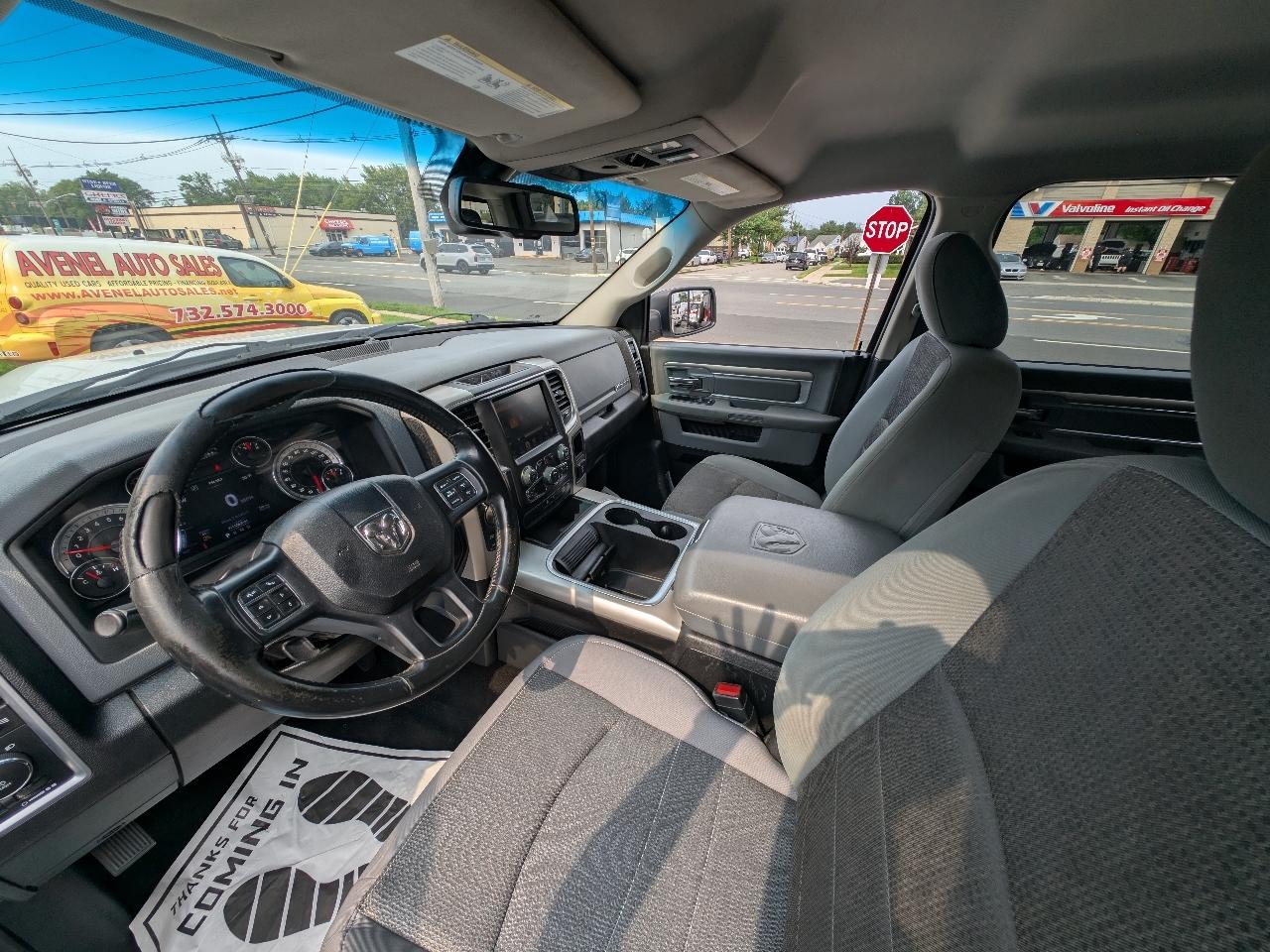 RAM 1500 SLT Crew Cab SWB 4WD 2016