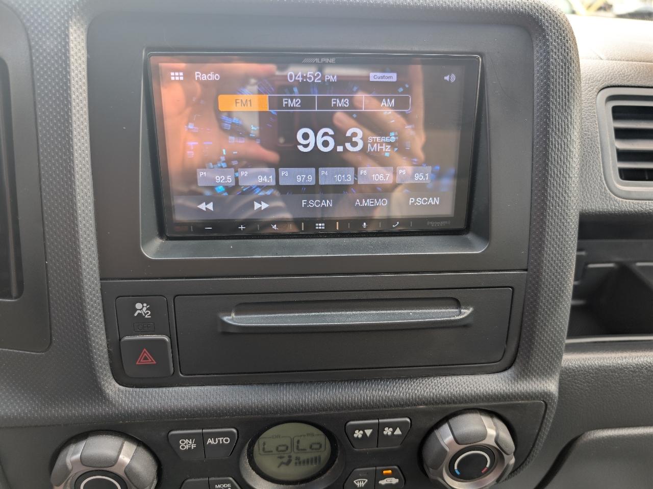 Honda Ridgeline RTL w/ Navigation 2011