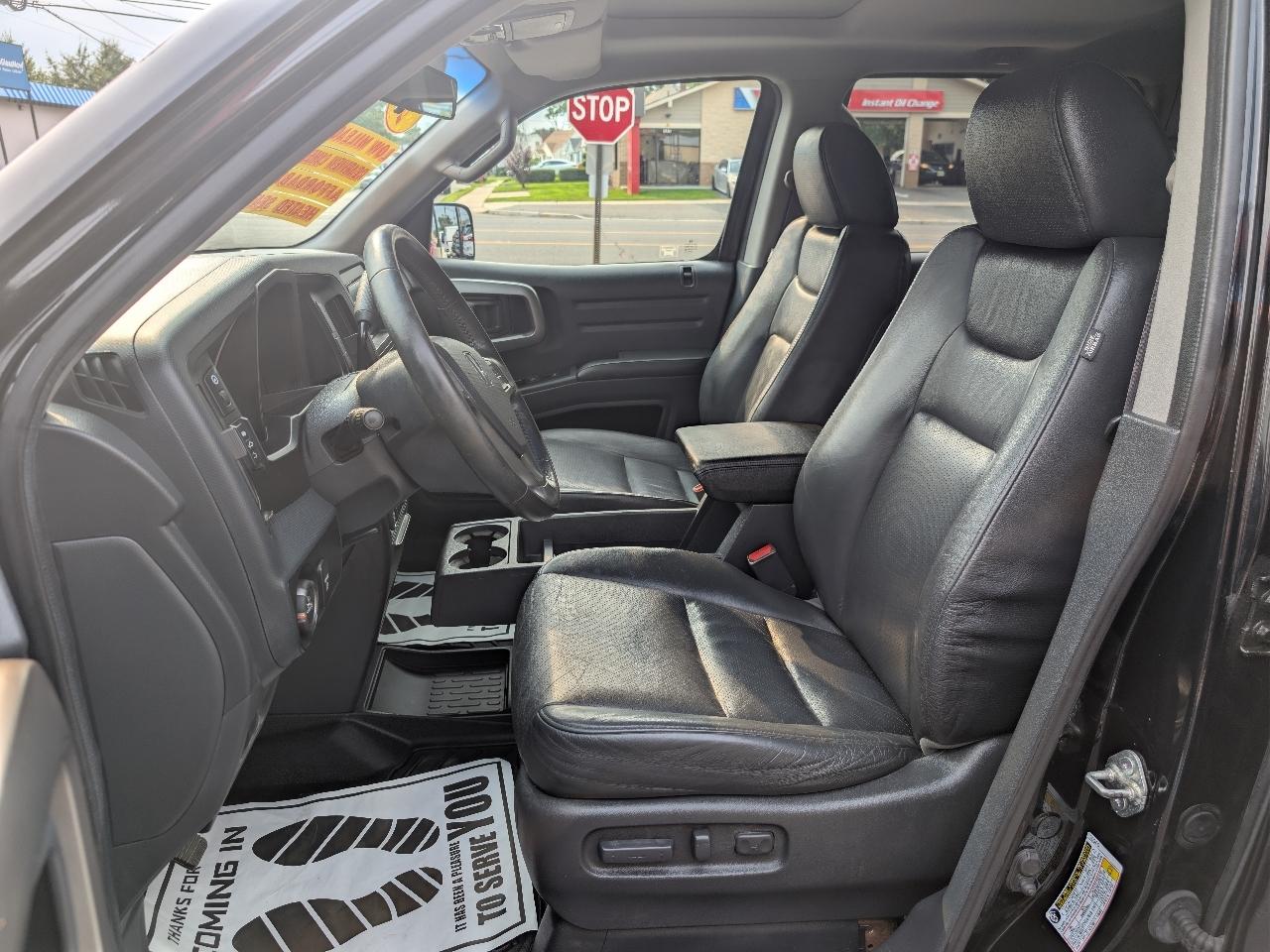 Honda Ridgeline RTL w/ Navigation 2011