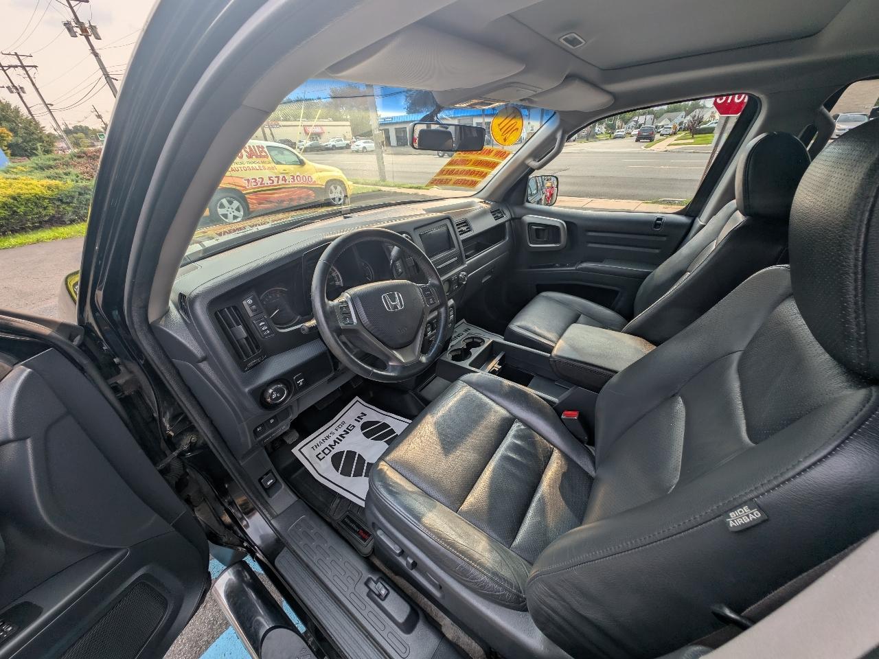 Honda Ridgeline RTL w/ Navigation 2011
