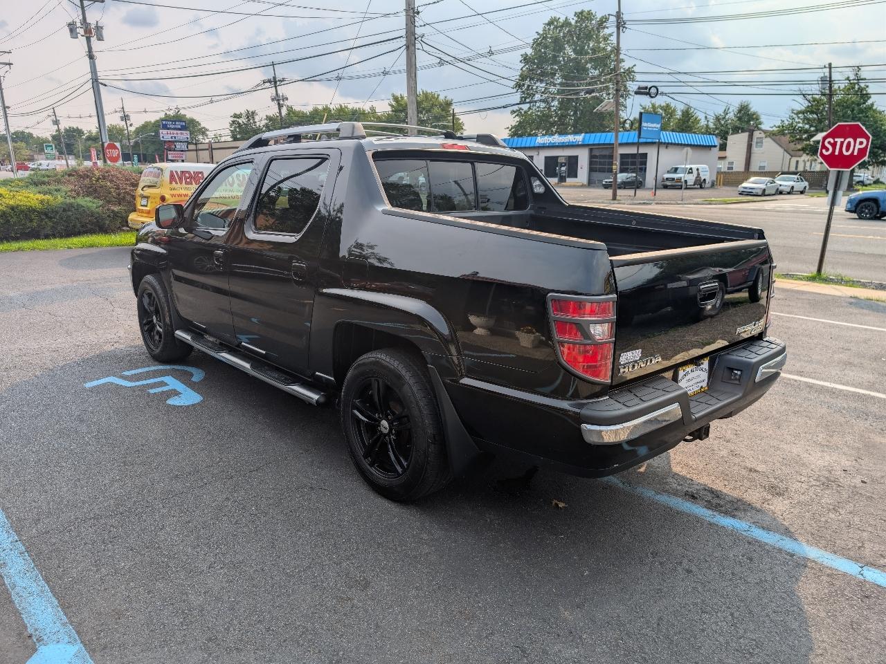 Honda Ridgeline RTL w/ Navigation 2011