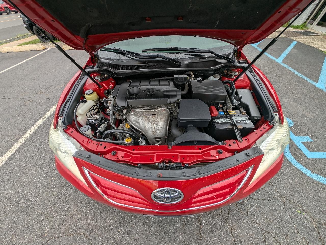 Toyota Camry Base 6-Spd AT 2011