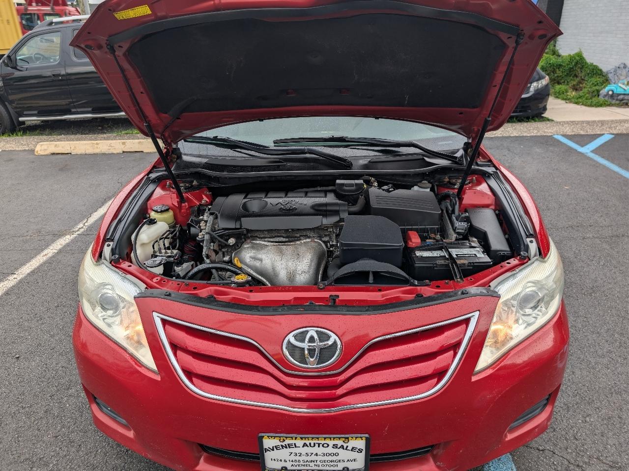 Toyota Camry Base 6-Spd AT 2011