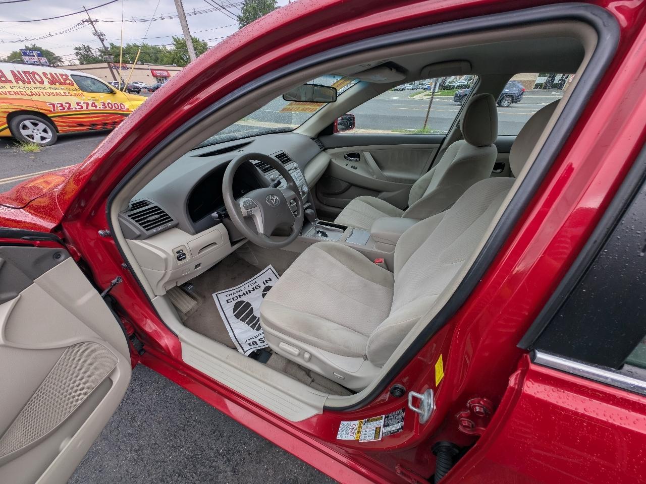 Toyota Camry Base 6-Spd AT 2011