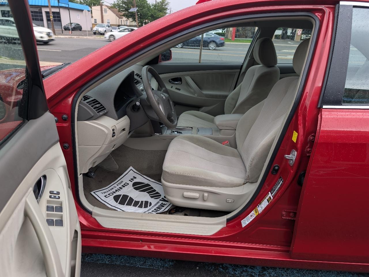 Toyota Camry Base 6-Spd AT 2011