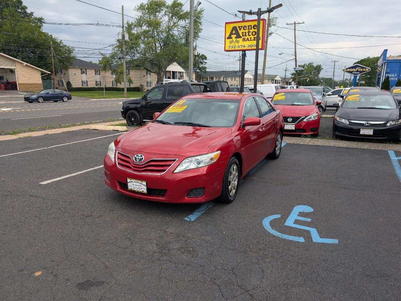 Toyota Camry Base 6-Spd AT 2011