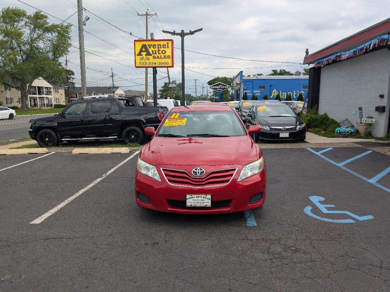 Toyota Camry Base 6-Spd AT 2011