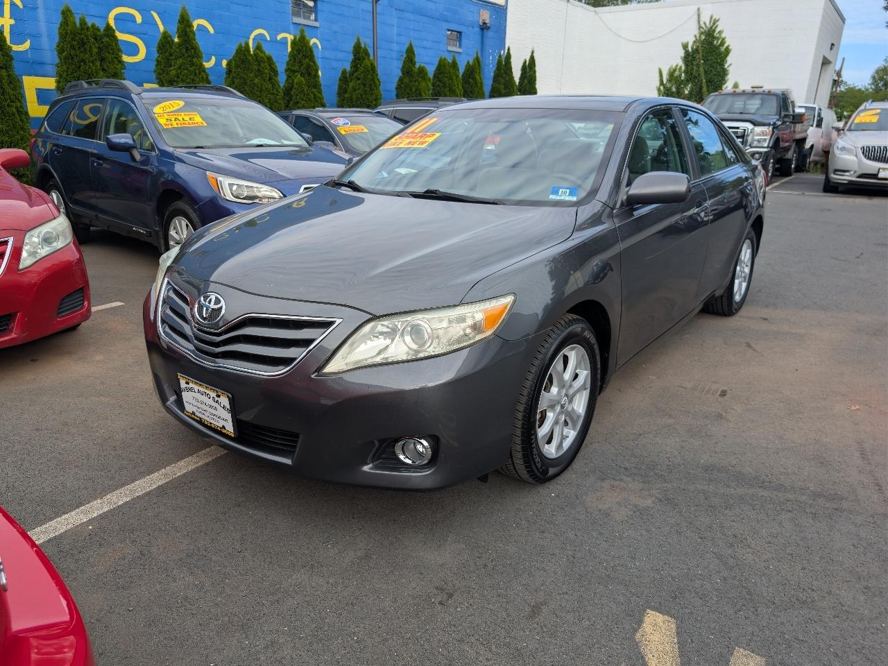 2011 Toyota Camry XLE V6 6-Spd AT