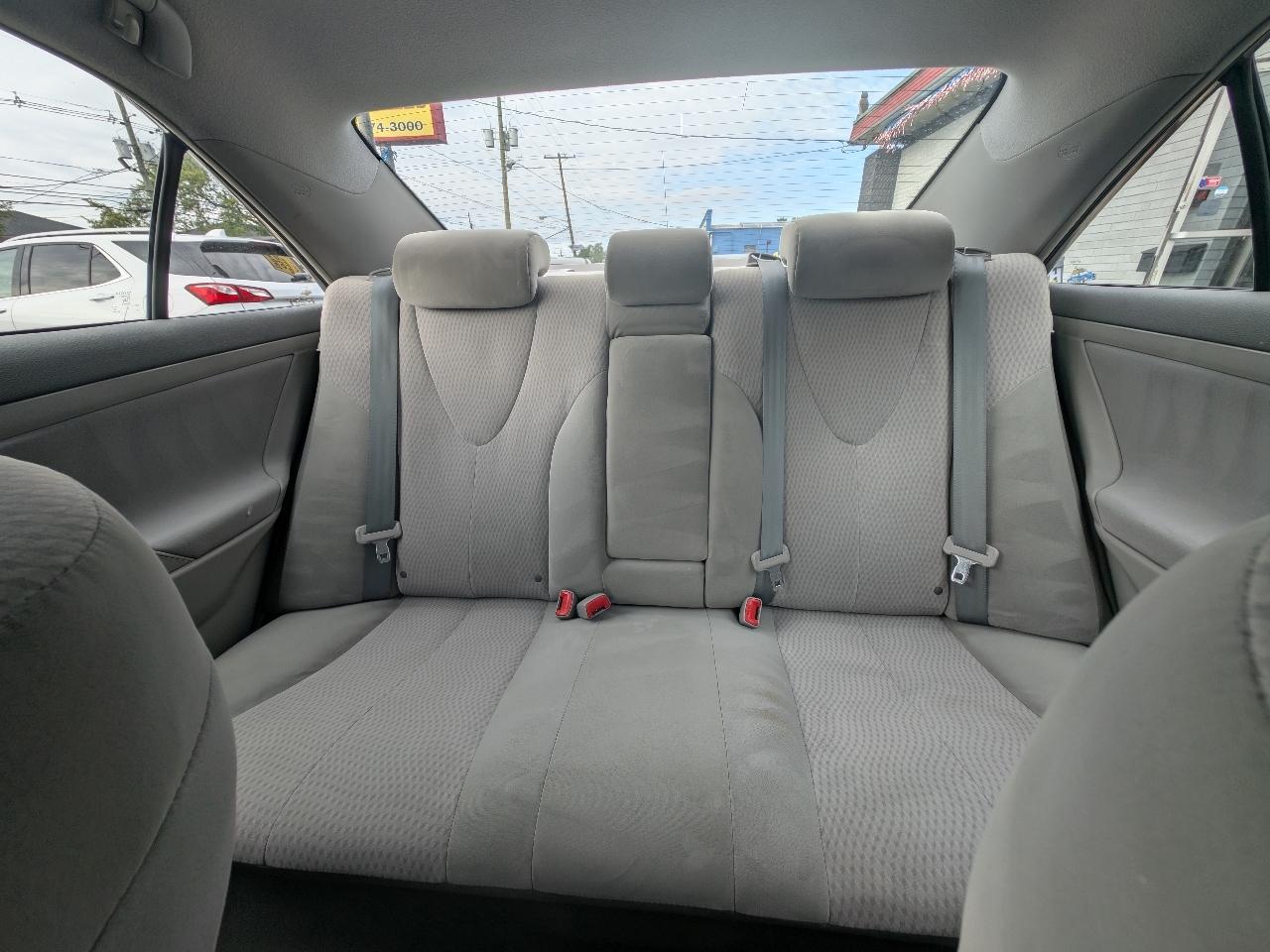 Toyota Camry XLE V6 6-Spd AT 2011