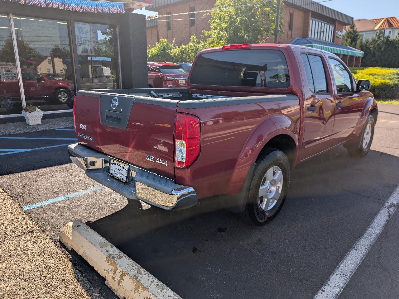 Nissan Frontier LE Crew Cab 4WD 2008