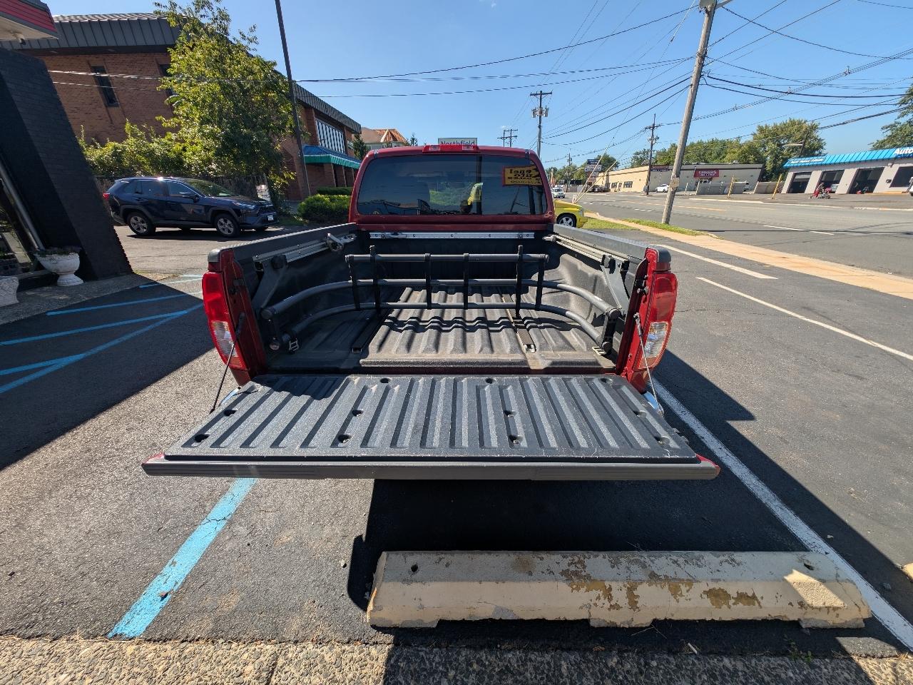 Nissan Frontier LE Crew Cab 4WD 2008