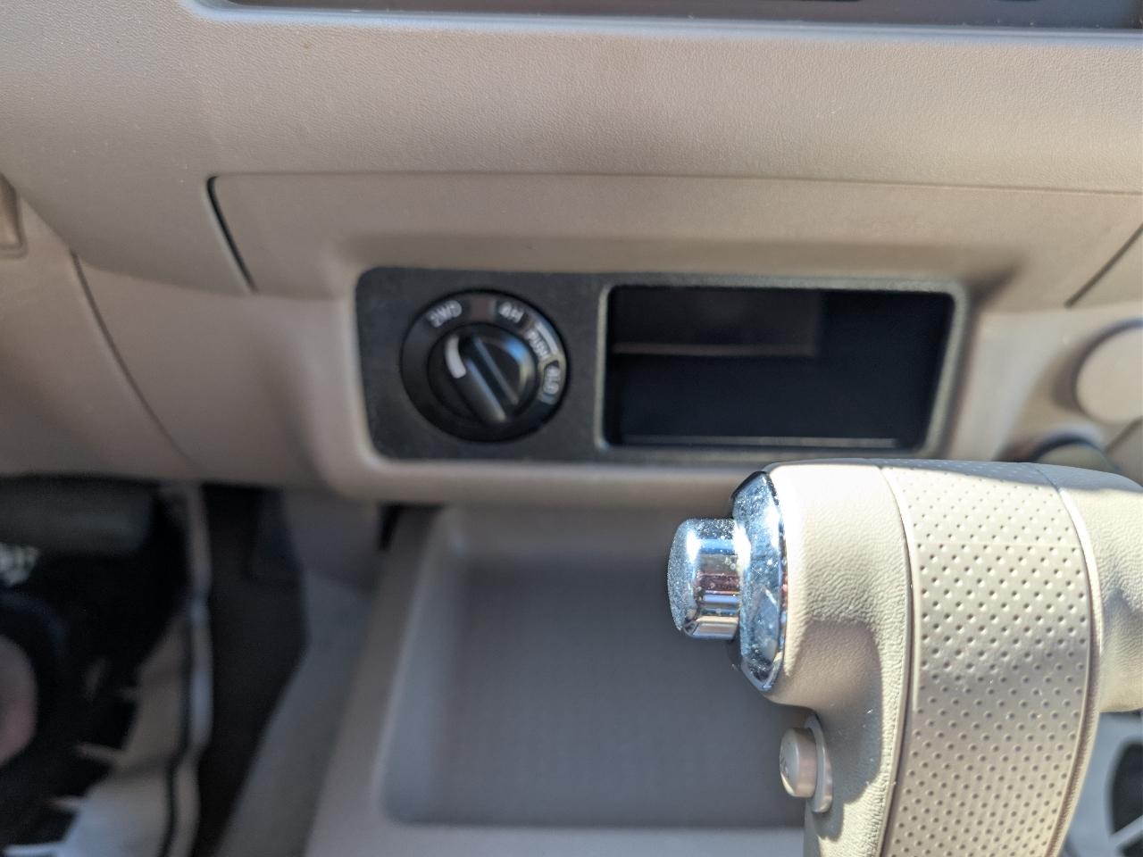 Nissan Frontier LE Crew Cab 4WD 2008