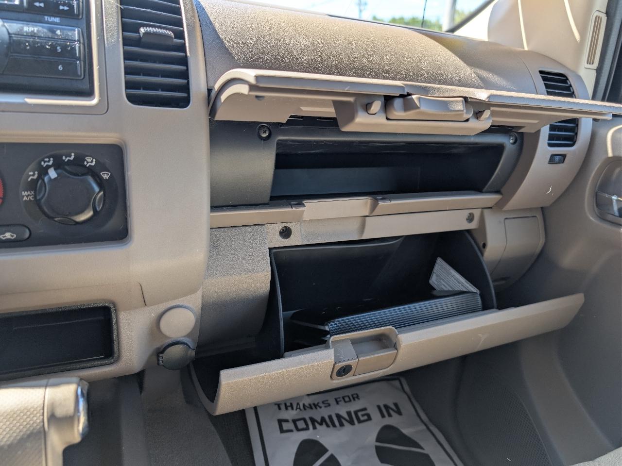 Nissan Frontier LE Crew Cab 4WD 2008