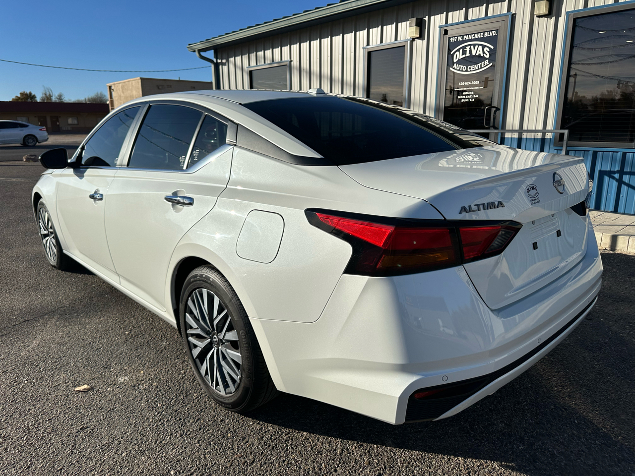 2024 Nissan Altima 2.5 SV photo 3