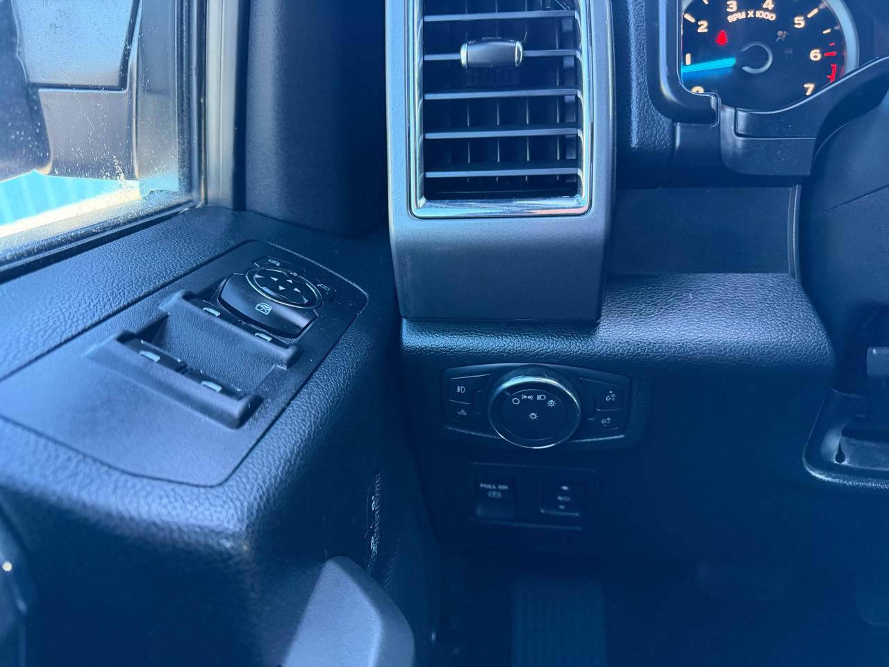 Ford F-150 2WD SuperCrew 150" XLT 2015