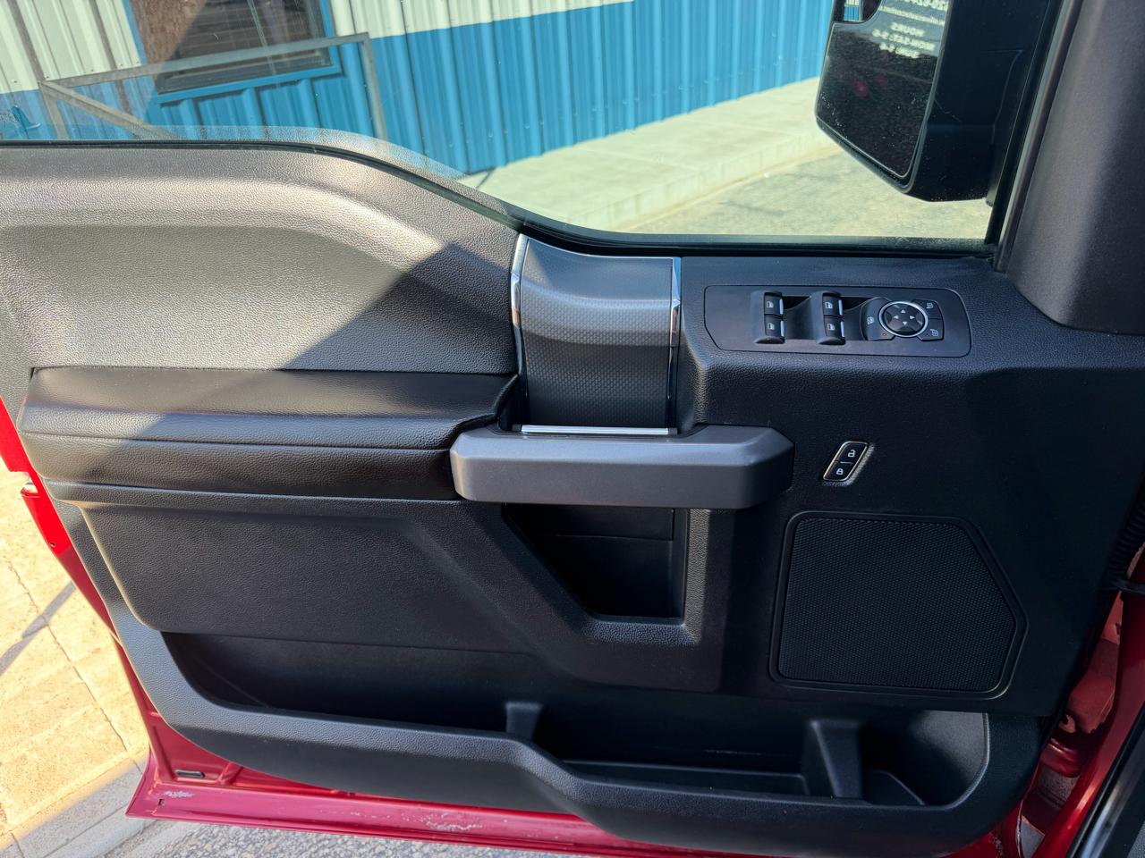 Ford F-150 2WD SuperCrew 150" XLT 2015