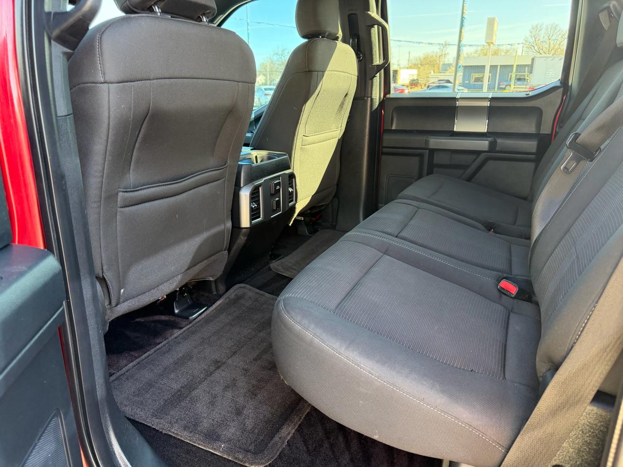 Ford F-150 2WD SuperCrew 150" XLT 2015