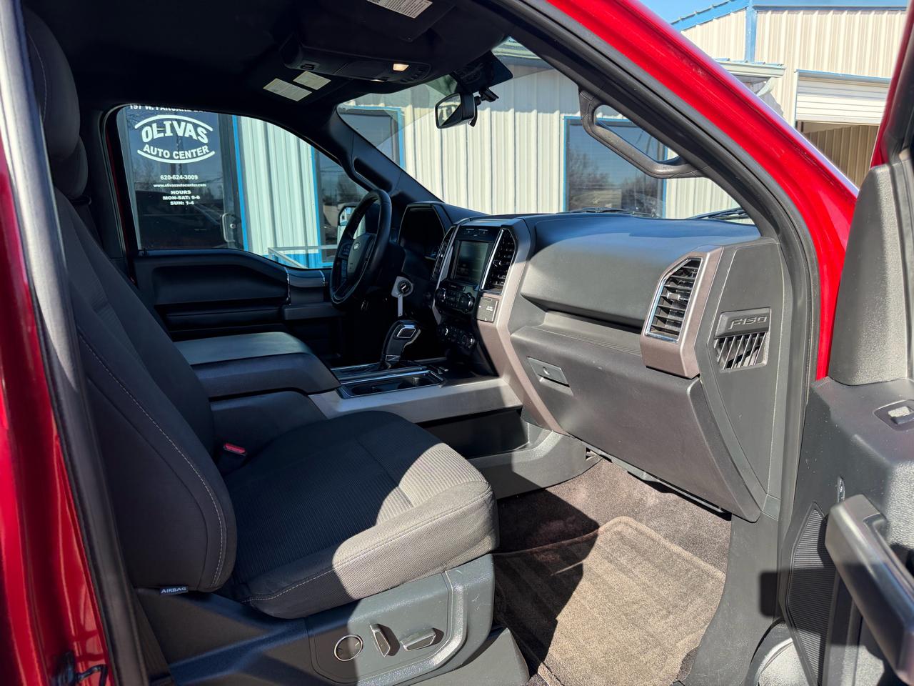 Ford F-150 2WD SuperCrew 150" XLT 2015