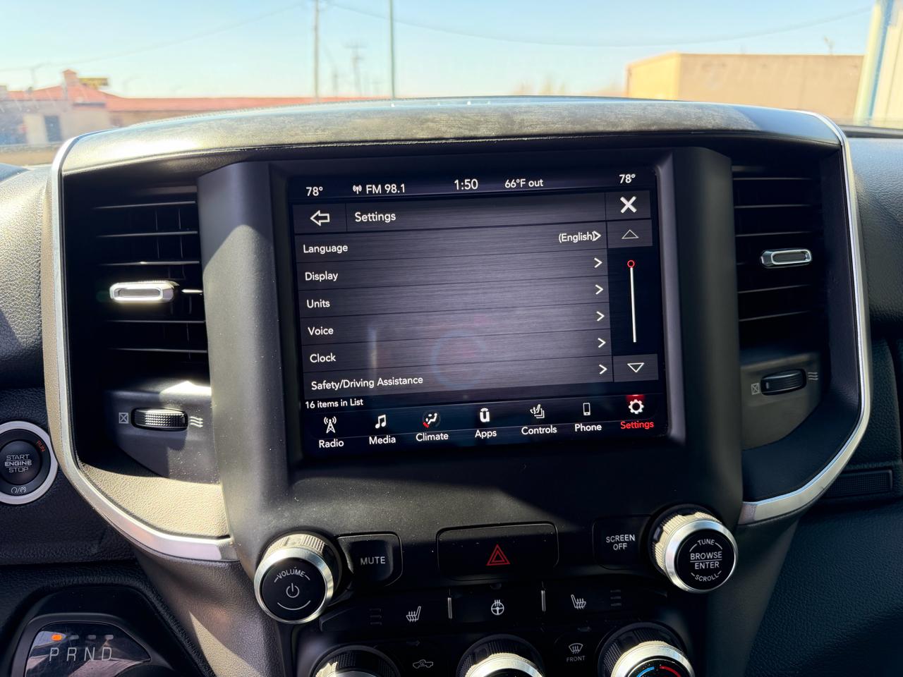 RAM 1500 Big Horn 4x4 Crew Cab 5'7" Box 2021