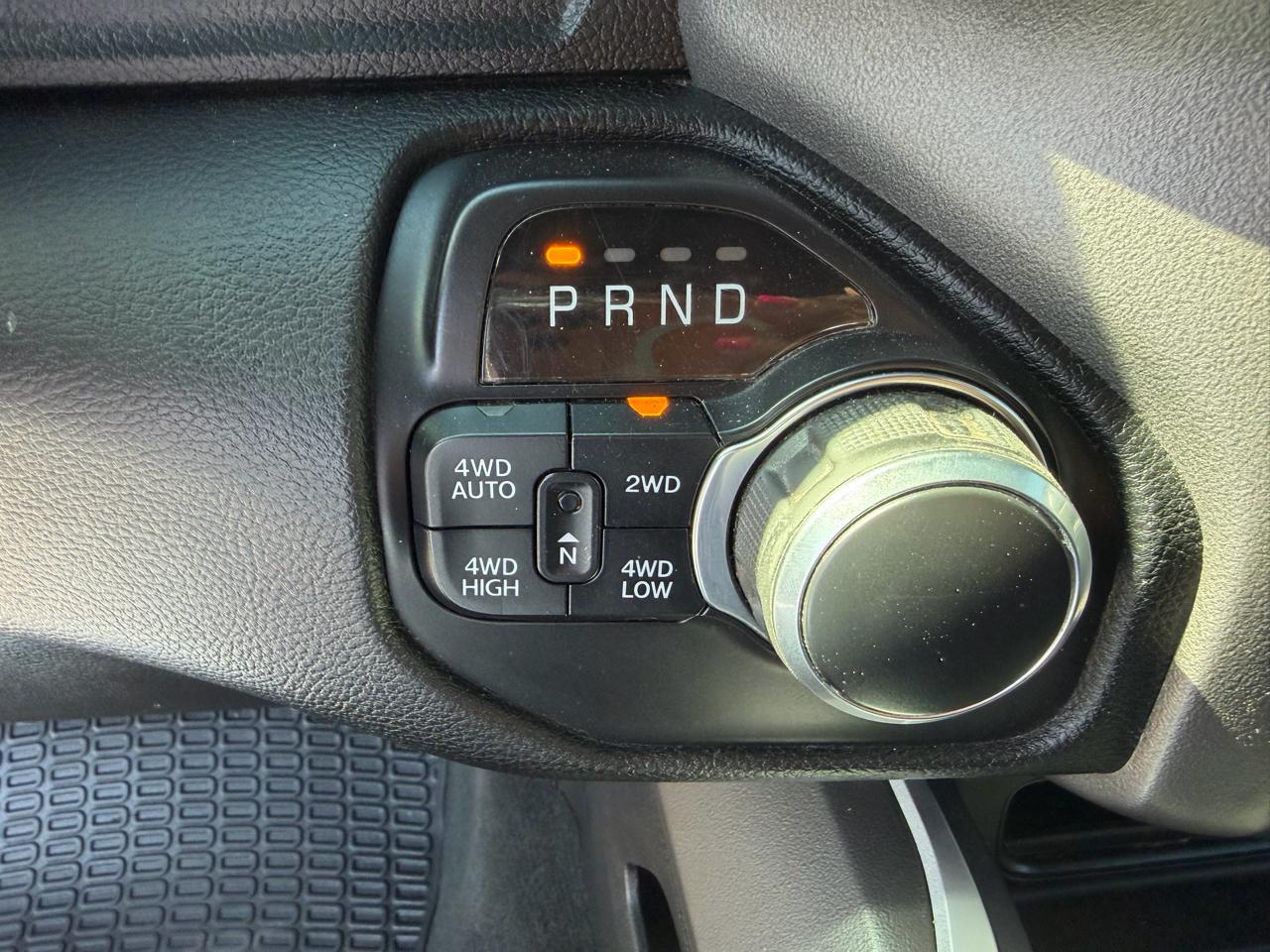 RAM 1500 Big Horn 4x4 Crew Cab 5'7" Box 2021