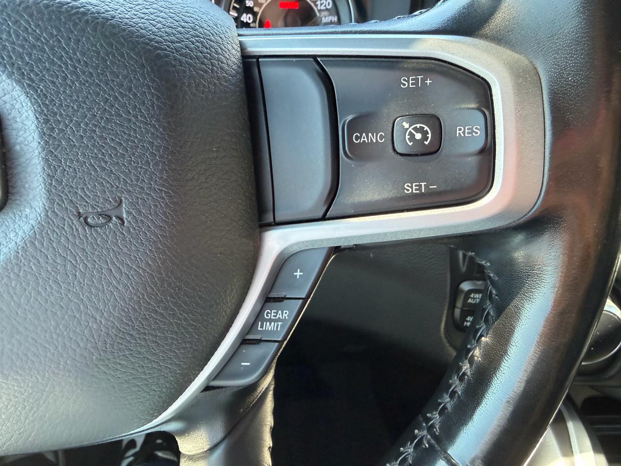 RAM 1500 Big Horn 4x4 Crew Cab 5'7" Box 2021