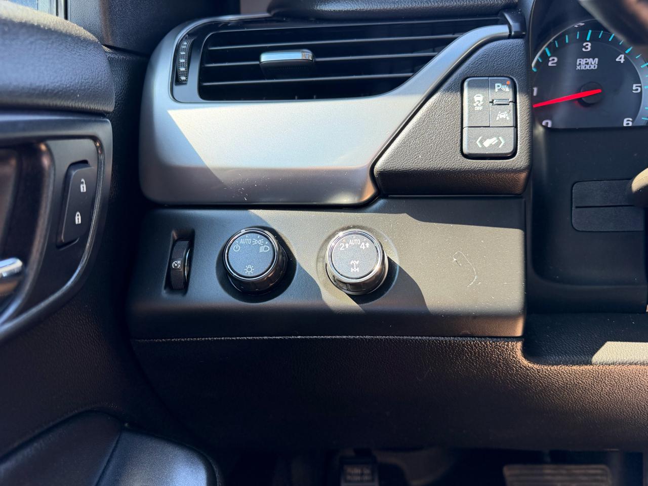 Chevrolet Tahoe 4WD 4dr LT 2019