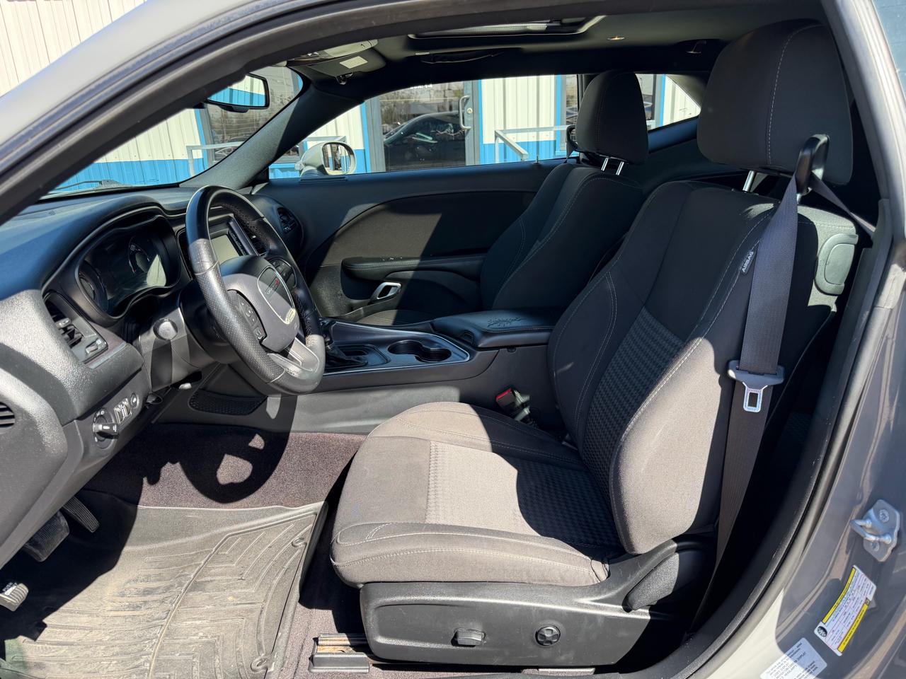 Dodge Challenger SXT Coupe 2017