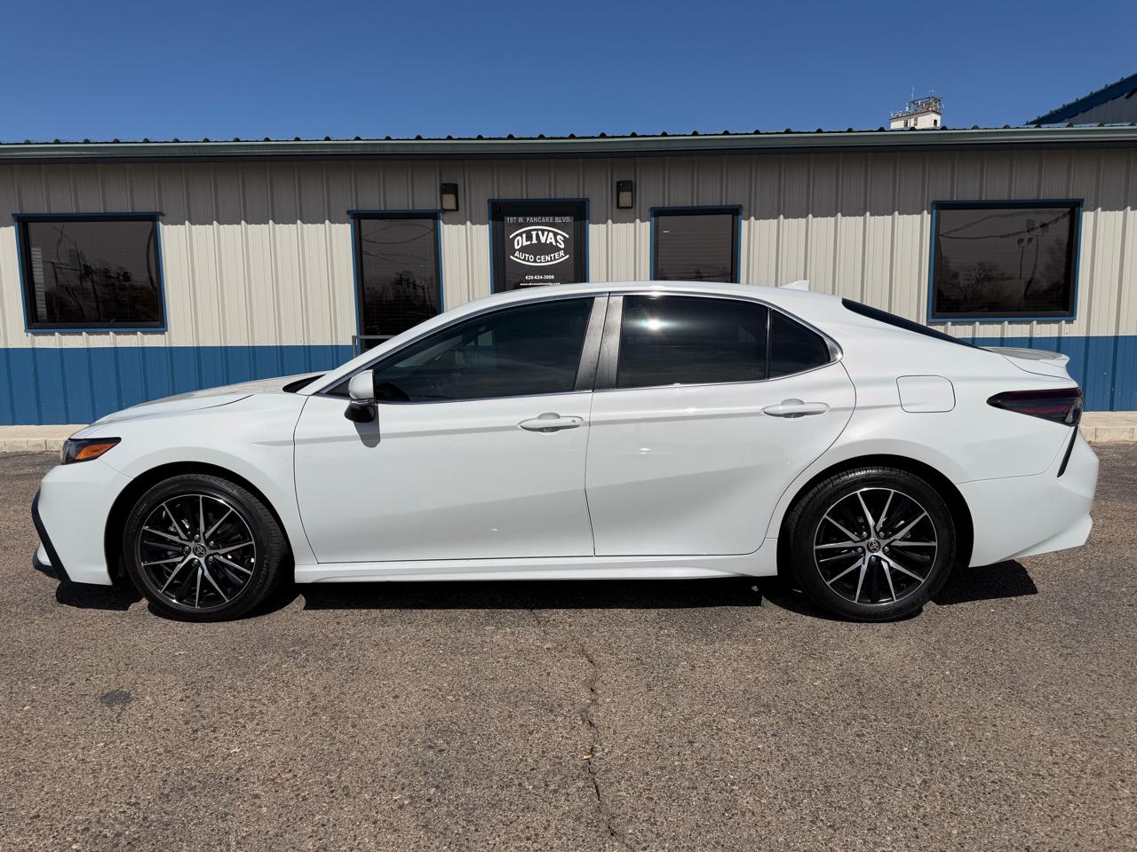 Toyota Camry SE Auto (Natl) 2024