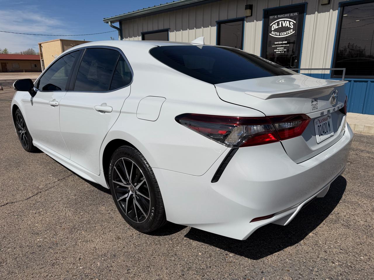 Toyota Camry SE Auto (Natl) 2024