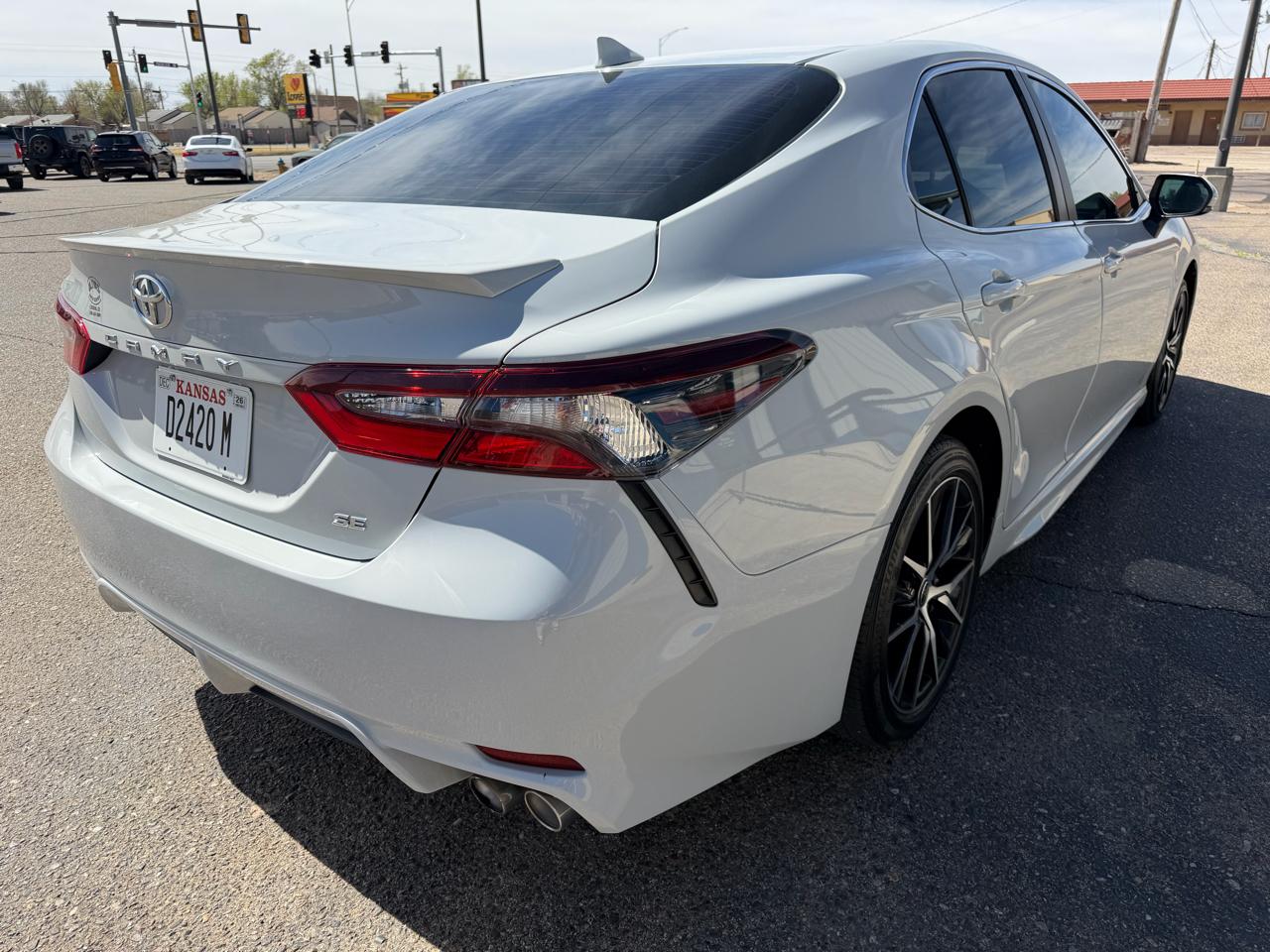 Toyota Camry SE Auto (Natl) 2024