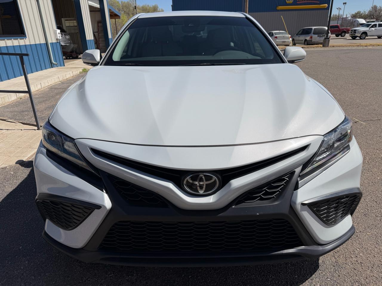 Toyota Camry SE Auto (Natl) 2024