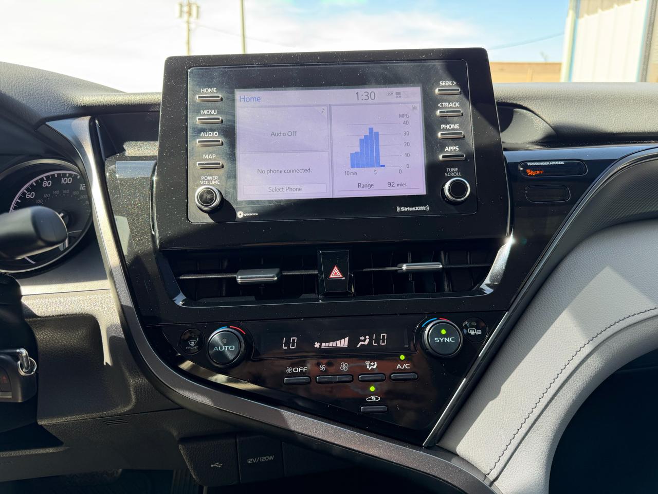 Toyota Camry SE Auto (Natl) 2024