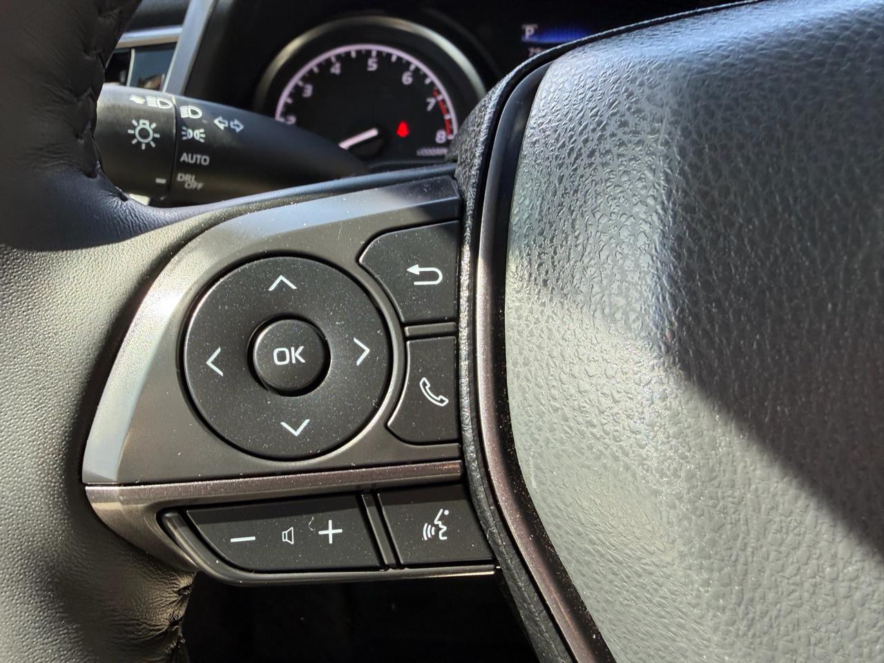 Toyota Camry SE Auto (Natl) 2024