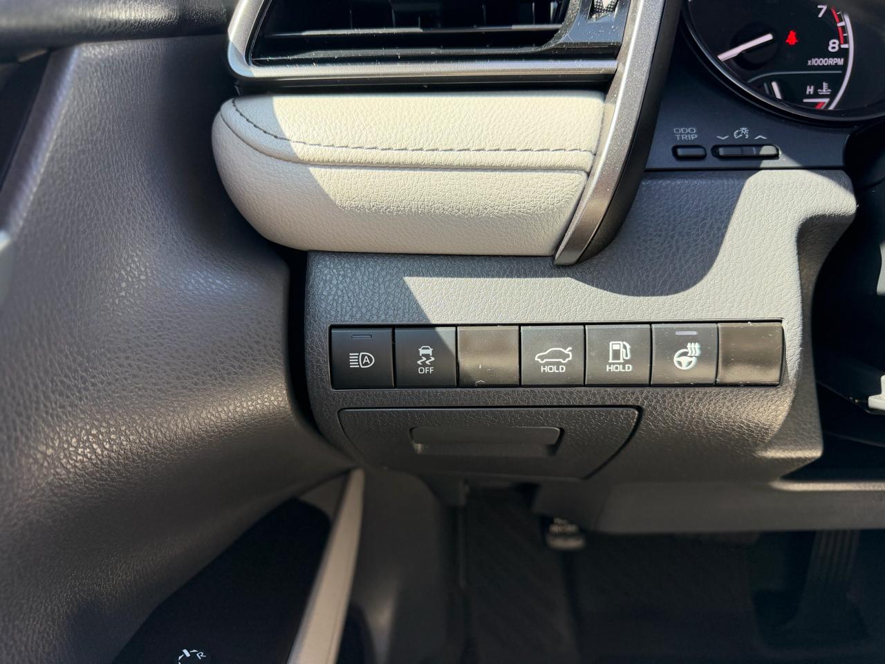 Toyota Camry SE Auto (Natl) 2024