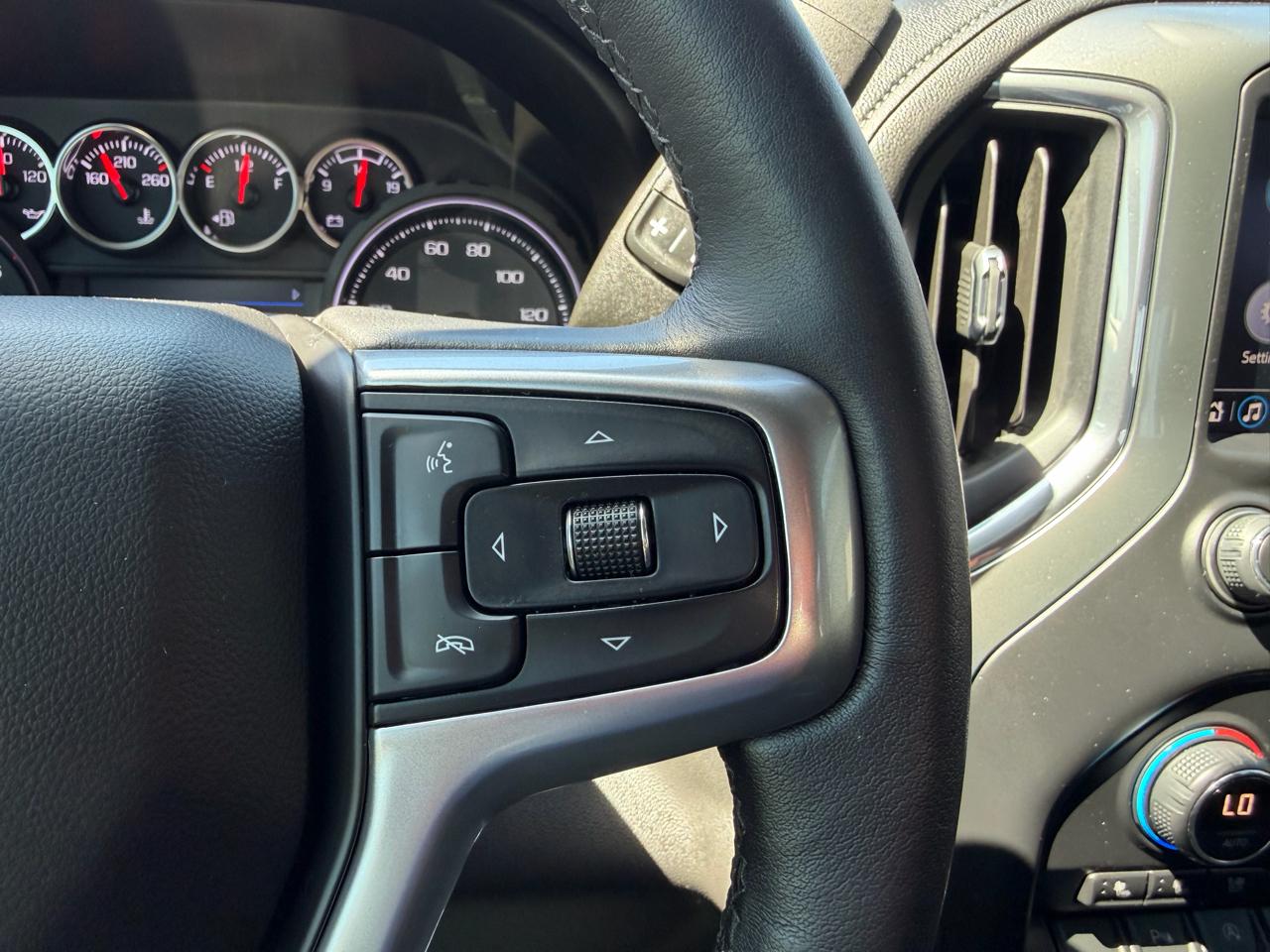 Chevrolet Silverado 1500 4WD Crew Cab 147" LTZ 2020