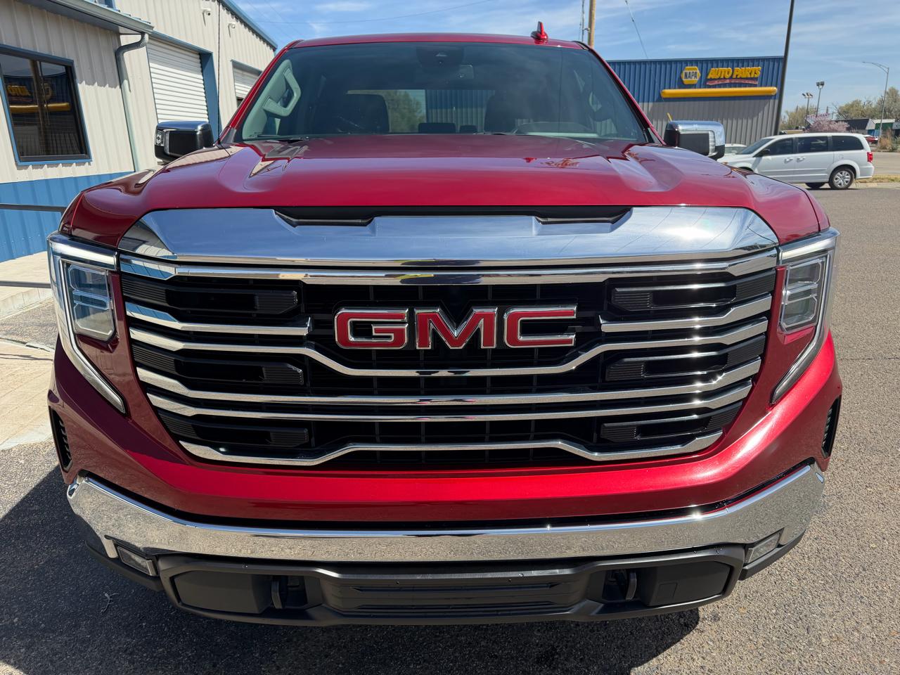 GMC Sierra 1500 4WD Crew Cab 147" SLT 2024