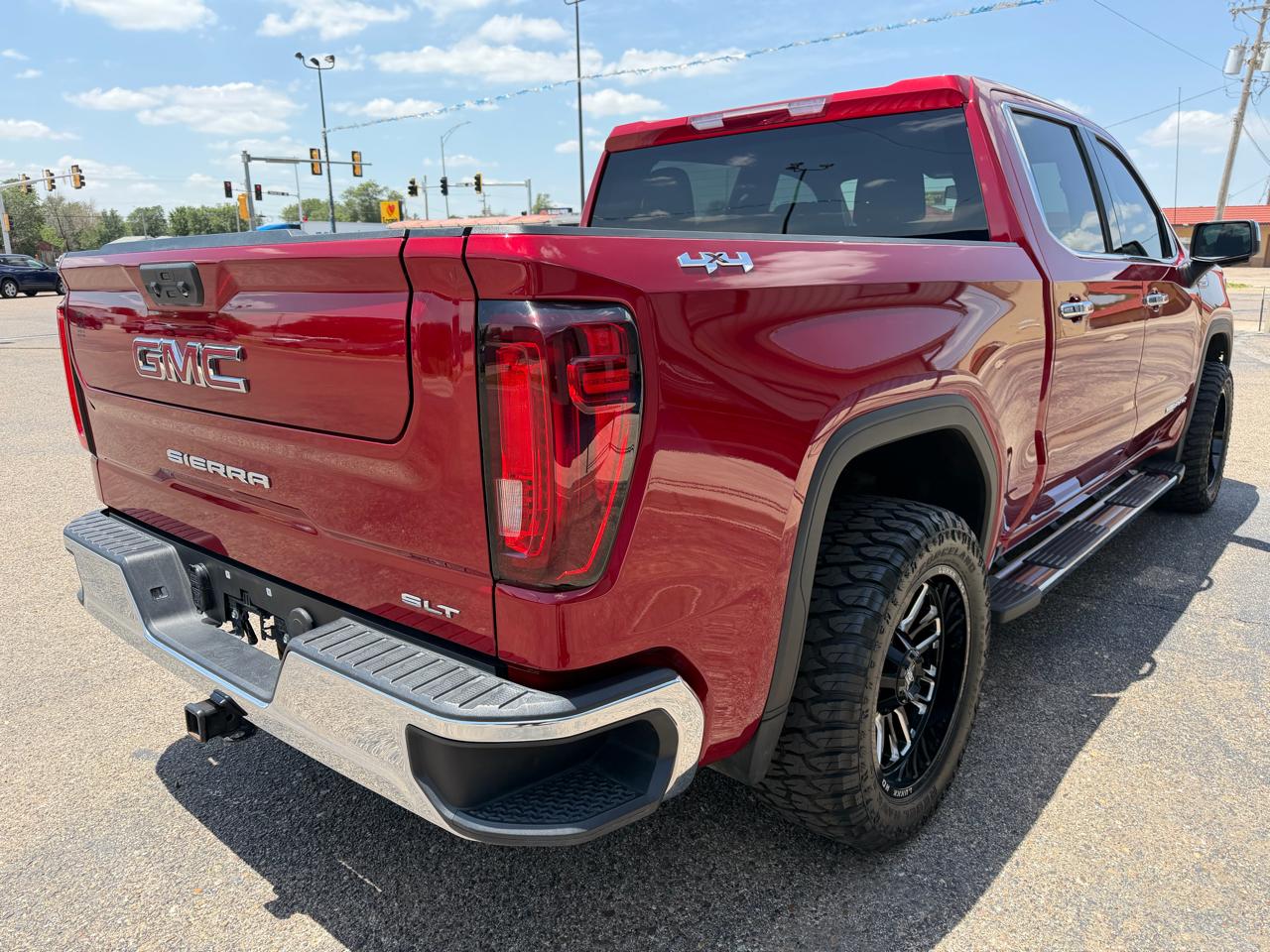 GMC Sierra 1500 4WD Crew Cab 147" SLT 2024