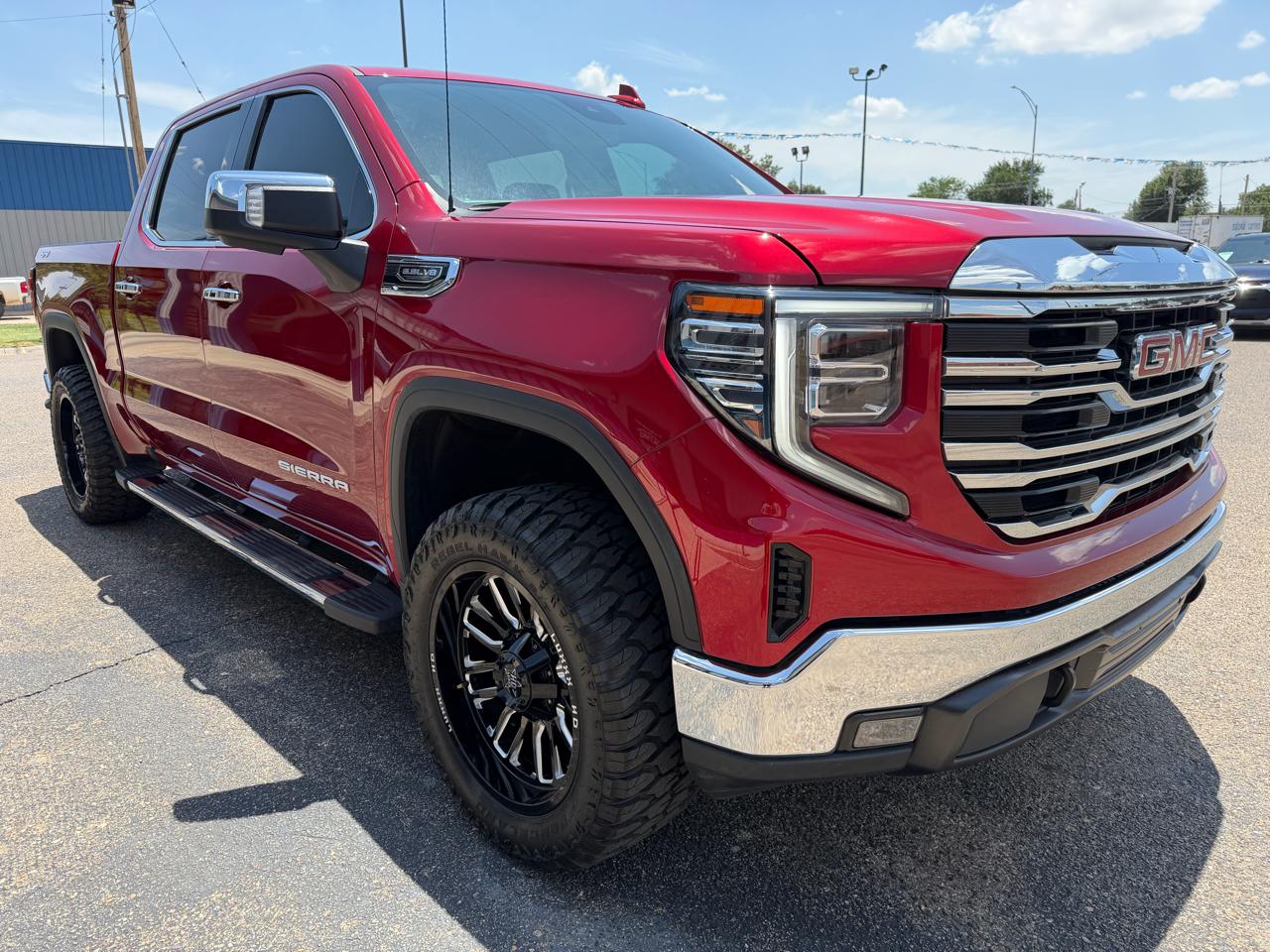 GMC Sierra 1500 4WD Crew Cab 147" SLT 2024