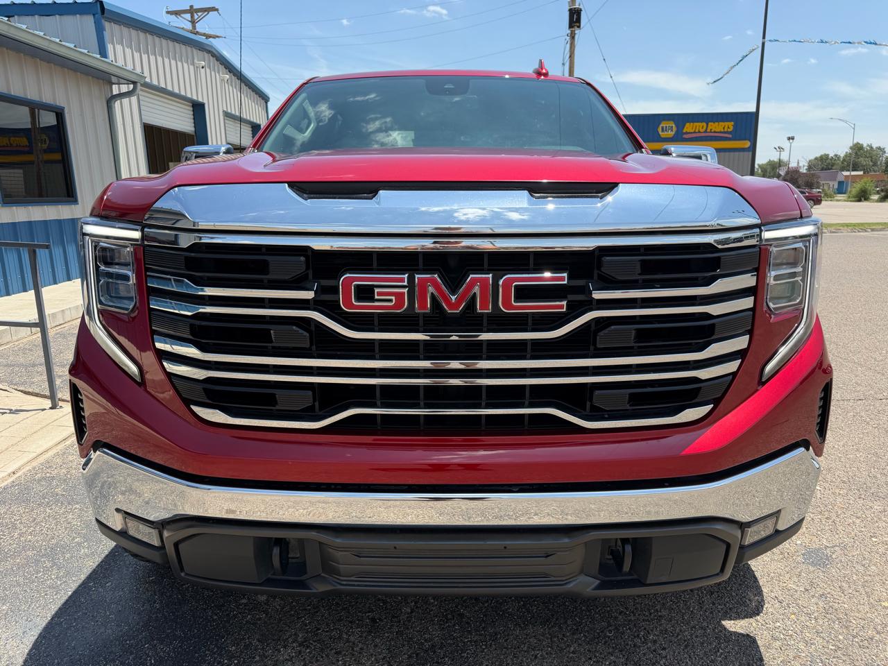 GMC Sierra 1500 4WD Crew Cab 147" SLT 2024