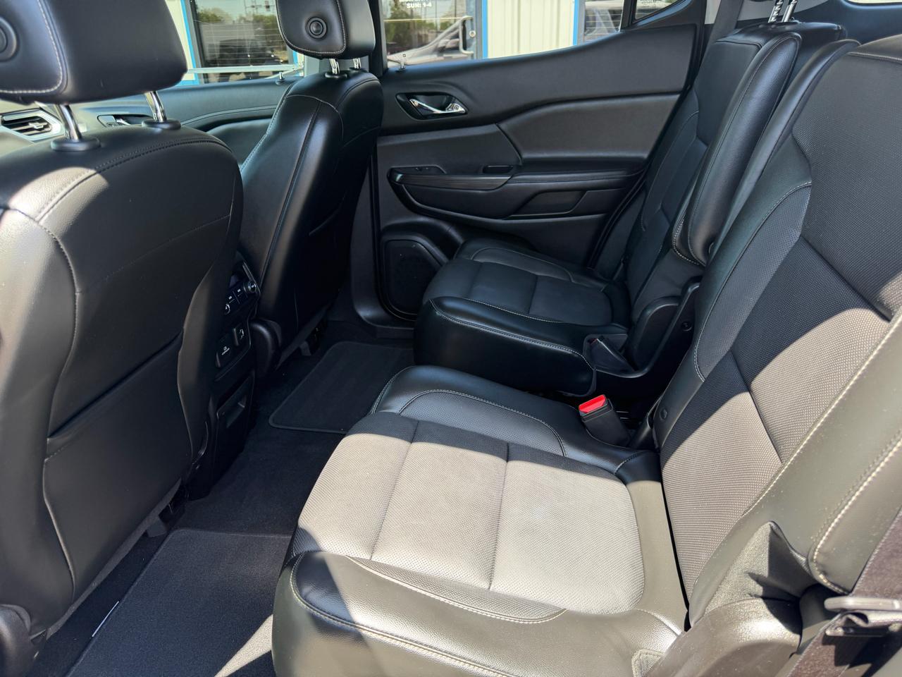 GMC Acadia FWD 4dr SLT w/SLT-1 2019