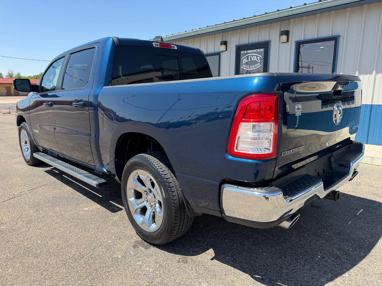 RAM 1500 Big Horn 4x4 Crew Cab 5'7" Box 2021