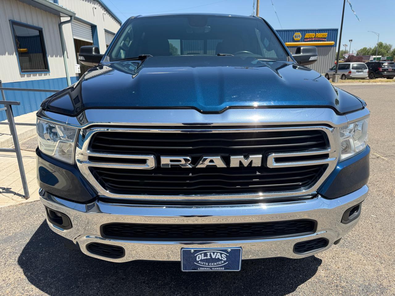 RAM 1500 Big Horn 4x4 Crew Cab 5'7" Box 2021