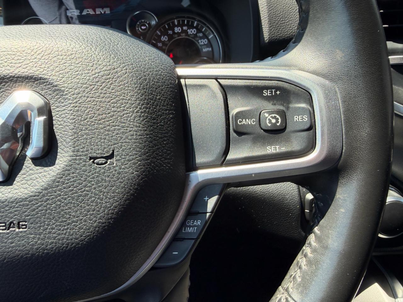 RAM 1500 Big Horn 4x4 Crew Cab 5'7" Box 2021