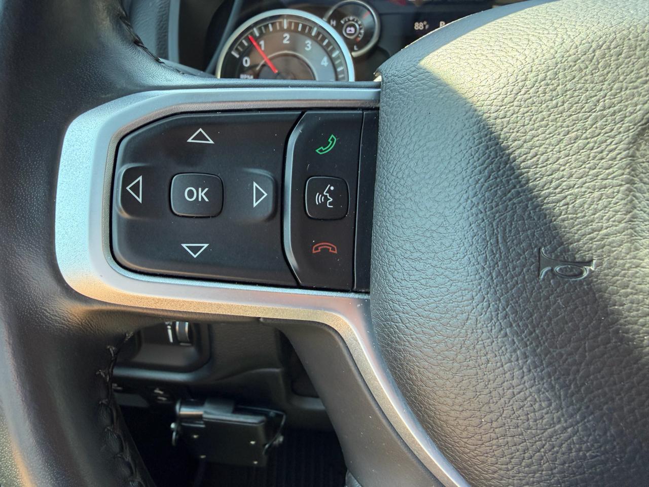 RAM 1500 Big Horn 4x4 Crew Cab 5'7" Box 2021