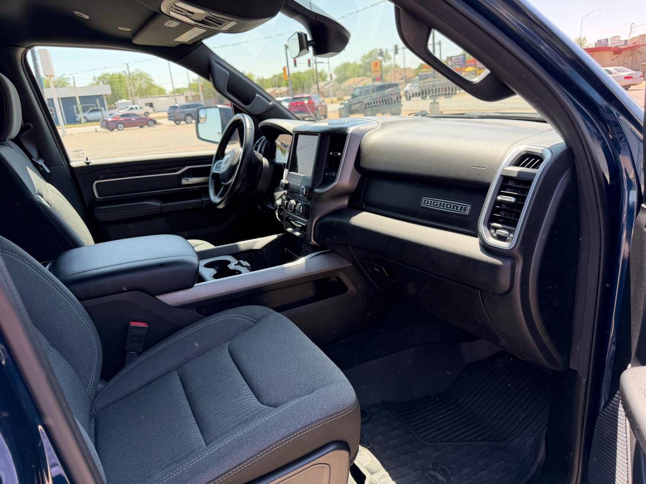 RAM 1500 Big Horn 4x4 Crew Cab 5'7" Box 2021