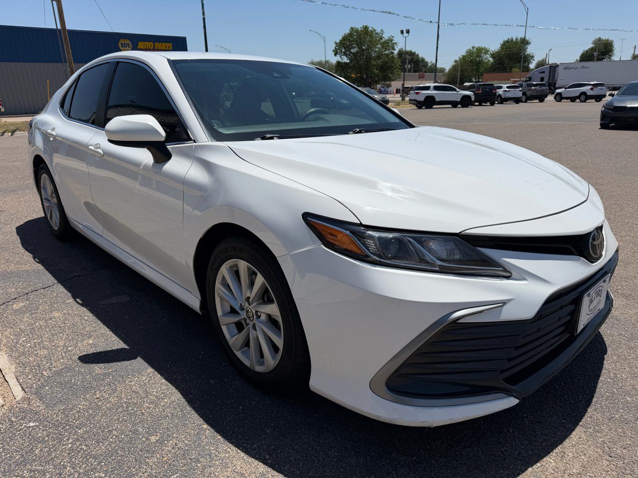 Toyota Camry LE Auto (Natl) 2021